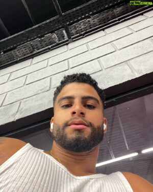 Italo Lopes Instagram - Dump do treininho 🏋🏾🤭
.
.
.
#explorar #gym #lifestyle #academia #aesthetic #man