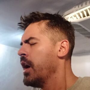 Iván Arana Instagram - "Me cansé de rogarle " 
  José Alfredo Jiménez 

#Pahacercalors