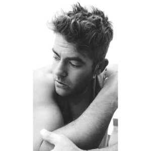 Iván Arana Instagram - "La vida es en color pero el blanco y negro es mas realista". Samuel Fuller 

@anika_francophoto