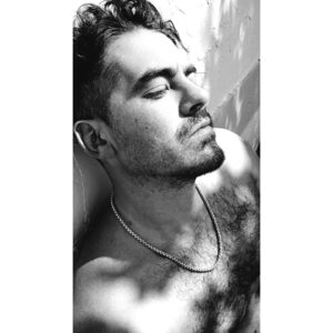 Iván Arana Instagram - "Qué sería de ti 
  sin todas 
  tus luces 
  y tus sombras".