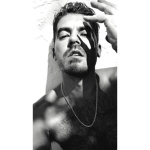 Iván Arana Instagram - "Qué sería de ti 
  sin todas 
  tus luces 
  y tus sombras".