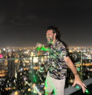 Iván Sánchez Instagram - #Bangkok 💜💥👊🏻

#thailand #trip #holiday
#asia #tour #laststop