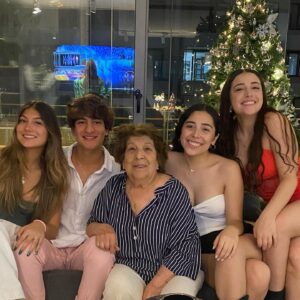 Iván Zamorano Instagram - Disfrutando la Navidad en mi querido Chile 🇨🇱 con mi hermosa familia. Te extrañamos @bludumay y a nuestra familia de Argentina 🇦🇷. Bendiciones para todos y que tengan una linda noche buena!!🎄🎄❤️