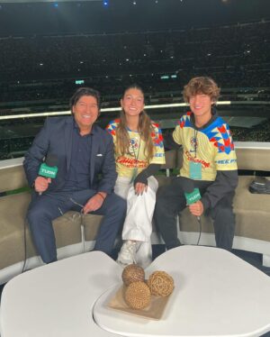 Iván Zamorano Instagram - Y llegó la 14 🦅🥇🏆felicidades al más grande @clubamerica ,jugadores, cuerpo técnico y afición , hoy ganó el mejor, y con 2 chilenos siendo fundamentales!
@diego_valdes_10  @igorlichnovsky 🇨🇱🇨🇱Mis hijos felices grande AMÉRICA!!
 
@