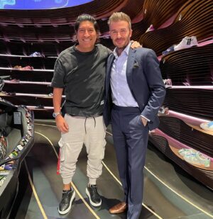Iván Zamorano Instagram - Quien tiene mas pinta??
😂😂😂😂😂 @davidbeckham ídolo y crack dentro y fuera de la cancha!!

@intermiamicf 
@televisa 
@tudnmex