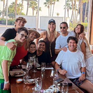 Iván Zamorano Instagram - Tarde de familia y amigos en Qatar! 🔝🔝🔝 Que siga el fútbol! ⚽️⚽️⚽️👏👏