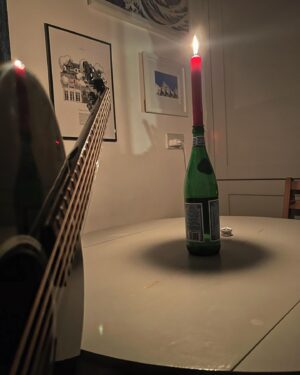 Iwan Rheon Instagram - Not that I’m not listening to the my @wwfcymru playlist or anything but I’m having a lovely time thanks #awrddaear #earthhour #gibsonguitars