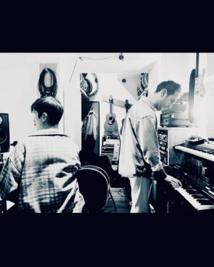 Iwan Rheon Instagram - Another cracking session with these two legends 🎶🎶🎶🦉