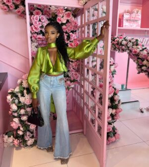 Iyana Halley Instagram - worth all the pressure 😌🤍😘

Thank you for having me @prettylittlething x @casamigos! So much fun. 🍾🫶🏾🖤