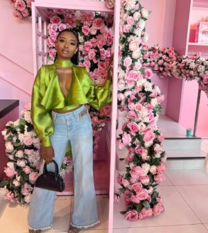 Iyana Halley Instagram - worth all the pressure 😌🤍😘

Thank you for having me @prettylittlething x @casamigos! So much fun. 🍾🫶🏾🖤
