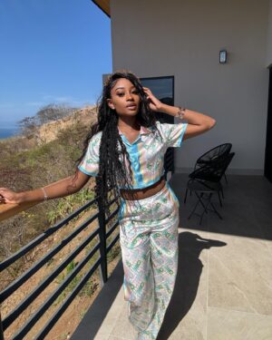 Iyana Halley Instagram - Another year, but I’m timeless 🎂🥳👑🎉 happy birthday to me!🌴

I’m so extremely happy and grateful right now. Thank you God for seeing me fit to see yet another year. This year already feels extra special for me. I just want to grow and evolve and become the best version of myself. Feeling SO BLESSED🍾😜🙏🏾🎂