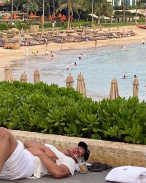 J. D. Pardo Instagram - Paparazzi caught me living my best life 🏝 

#hawaiilife #beach #sleepingforamonth
