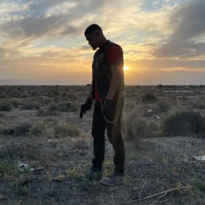 J. D. Pardo Instagram - …and that’s a wrap 🎬

This season we explored the light and the dark. Some will say EZ is falling. Others will say EZ is flying. I find it funny that they both feel the same. What do you think? 

#actor #set #nofilter #mayansfx