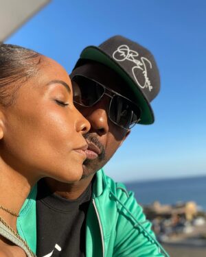 J.B. Smoove Instagram - They only made one of you and I’m happy I have you! 

Happy Valentines Day Boo Boo ❤️

#happyvalentinesday #1of1