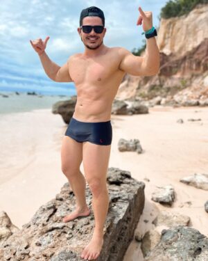 JP Gadêlha Instagram - Era pra ser uma leve camada de argila. Eu: