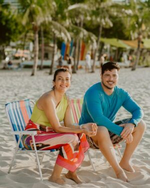 JP Gadêlha Instagram - Pense numa resenha esse rolê por Fortaleza com a @nocasomila! Amanhã tem episódio novo de Vem Fortalezear lá no @visitfortaleza! Perde não, que tá daquele jeitin!
