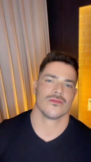 JP Gadêlha Instagram - 🤨