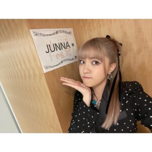 JUNNA Instagram - 『30th Anniversary Yuki Kajiura LIVE vol.#19 -Kaji Fes.2023-』DAY2、ありがとうございました🎤

改めて、30周年、おめでとうございます👏🏻

梶浦さんの楽曲に出会って、新しい私を見つけることができました。こうやって、30周年を一緒にお祝いすることができて、光栄です🫶🏻

素敵すぎる時間をありがとうございました！！！！！