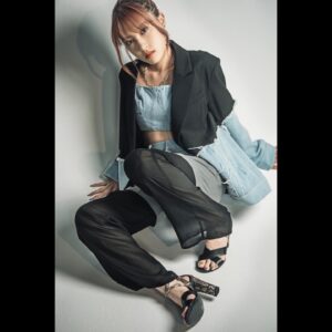 JUNNA Instagram - 「音楽と人」12月号のアザーカット📷

すごく素敵に撮っていただきました。

Outfit @aula_official___ 

Photo by Oyama Yasufumi