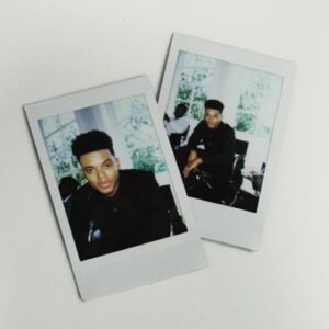 Jabari Banks Instagram - 1. Szn 3 reminiscing when… 
2. Beginnings of Szn 1 
3. Ep 1. Szn 1 as i lay on my bed at the Sheraton Universal Hotel , first time in LA, scared as hell lol 

Time flies way too fast, thanks for going on this ride with me 🥂
