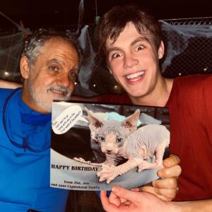 Jack Champion Instagram - Jon truly was the heart and soul of Avatar. 

So many of my life experiences the past 7 years were bc of Jon, from Hawaii to NZ, birthdays, holidays (ultimate Halloween costumes!), filming days, field trips, press days, he made it fun and was always there if you needed anything. 

Jon’s dedication to filmmaking and the caliber of producer and family man he was inspires me. Much love to Jamie, Jodie and Julie during this hard time. My mom and I are keeping you all in our hearts 💙