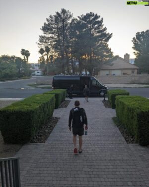 Jack Della Maddalena Instagram - All aboard the school bus, who needs to get taken to school next?