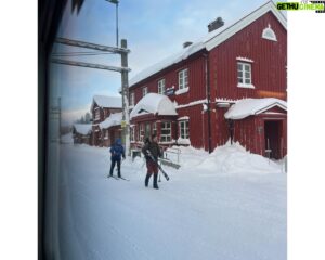 Jack Lowden Instagram - The Bergensbanen Train. Oslo-Bergen. Mahoosive personal tick. Trains not drugs. 🇳🇴