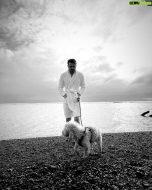 Jack Lowden Instagram - With dug after dook.