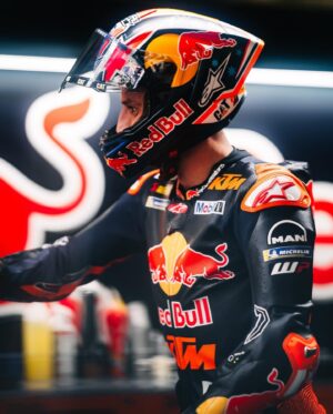 Jack Miller Instagram - Track conditions weren’t ideal today, we had a decent session this afternoon and practiced some things for the race 🤟 We are strong and feeling good so I think we have a good shot 🇵🇹