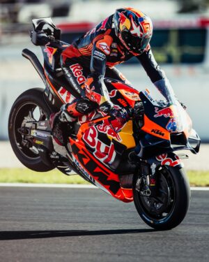 Jack Miller Instagram - Happy to be at Valencia, love this track even when I came off and took a big whack 😅 Was able to put in a lap to get us through to Q2, the bike is working well and looking forward to tomorrow 🤟