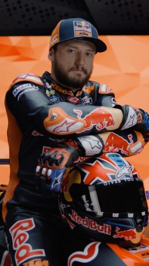 Jack Miller Instagram - Thriller is suited and booted for the upcoming MotoGP season, with showtime at the Grand Prix of Qatar just under one month away 🏁😎

#JM43 #MotoGP