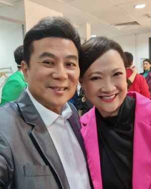 Jack Neo Instagram - 那天去电视台宣传电影，结果遇到了很多老朋友，俊男美女。。。