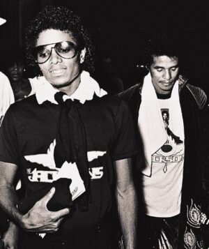 Jackie Jackson Instagram - 𝗛𝗮𝗽𝗽𝘆 𝗵𝗲𝗮𝘃𝗲𝗻𝗹𝘆 𝗯𝗶𝗿𝘁𝗵𝗱𝗮𝘆🕊️ 𝗧𝗵𝗲𝗿𝗲 𝗶𝘀𝗻’𝘁 𝗮 𝗱𝗮𝘆 𝘁𝗵𝗮𝘁 𝗴𝗼𝗲𝘀 𝗯𝘆 𝘄𝗵𝗲𝗿𝗲 𝗜 𝗱𝗼𝗻’𝘁 𝘁𝗵𝗶𝗻𝗸 𝗼𝗳 𝘆𝗼𝘂🤍

#MJ
#MJForever
#MichaelJackson
#JackieJackson