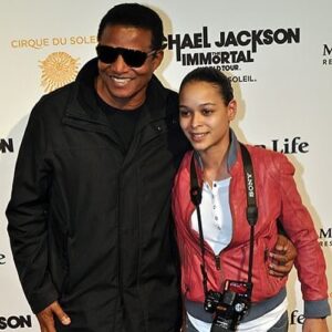 Jackie Jackson Instagram - 𝗪𝗵𝗲𝗻 𝗮 𝗱𝗮𝘂𝗴𝗵𝘁𝗲𝗿 𝗶𝘀 𝗯𝗼𝗿𝗻, 𝗮𝗻 𝗼𝗿𝗱𝗶𝗻𝗮𝗿𝘆 𝗹𝗶𝗳𝗲 𝗼𝗳 𝗮 𝗺𝗮𝗻 𝘁𝘂𝗿𝗻𝘀 𝗶𝗻𝘁𝗼 𝗮𝗻 𝗲𝘅𝘁𝗿𝗮𝗼𝗿𝗱𝗶𝗻𝗮𝗿𝘆 𝗹𝗶𝗳𝗲 𝗼𝗳 𝗮 𝗳𝗮𝘁𝗵𝗲𝗿.🩷 𝗛𝗮𝗽𝗽𝘆 𝟰𝟮𝗻𝗱 𝗯𝗶𝗿𝘁𝗵𝗱𝗮𝘆 𝘁𝗼 𝗺𝘆 𝗯𝗲𝗮𝘂𝘁𝗶𝗳𝘂𝗹 𝗱𝗮𝘂𝗴𝗵𝘁𝗲𝗿 @brandijackson82!🎂

#GirlDad
#BrandiJackson
#JackieJackson
#AquariusSeason