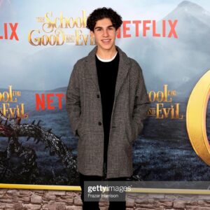 Jackson Dollinger Instagram - Thank you so much @netflix for having me at the world premiere of @theschoolforgoodandevilmovie ! Last night was incredible and I highly recommend watching the movie (it was super cool !! ) 🫶 @netflixfilm ✨☁️
.
.
@keyelementspr 
.
#netflix #theschoolforgoodandevil #netflixfilm #jacksondollinger