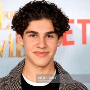 Jackson Dollinger Instagram - Thank you so much @netflix for having me at the world premiere of @theschoolforgoodandevilmovie ! Last night was incredible and I highly recommend watching the movie (it was super cool !! ) 🫶 @netflixfilm ✨☁️
.
.
@keyelementspr 
.
#netflix #theschoolforgoodandevil #netflixfilm #jacksondollinger