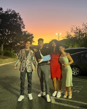 Jackson Dollinger Instagram - HOCO ‘22❣️
.
.
.
#jacksondollinger #avakolker #juliagarcia #elianasua #jaromsua #leahmeigold #highschool #homecoming2022 #hoco2022 #friends #homecoming #hoco