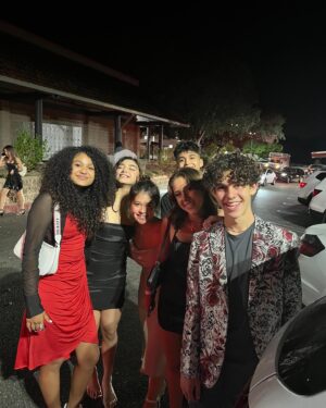 Jackson Dollinger Instagram - HOCO ‘22❣️
.
.
.
#jacksondollinger #avakolker #juliagarcia #elianasua #jaromsua #leahmeigold #highschool #homecoming2022 #hoco2022 #friends #homecoming #hoco