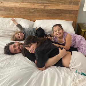 Jackson Rathbone Instagram - Daddy’s back home!!
