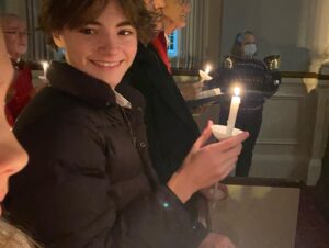 Jackson Robert Scott Instagram - So lucky and grateful to have made it back to the Midwest to see my Nana & Grandpa and relatives for Christmas.🎄❤️ May you all have Joy, Peace & Love this holiday. 🕯️✨🥰❄️ #Christmas2022 #CandlelightService #Family #JoyToTheWorld #HolidayTraditions