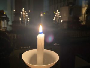 Jackson Robert Scott Instagram - So lucky and grateful to have made it back to the Midwest to see my Nana & Grandpa and relatives for Christmas.🎄❤️ May you all have Joy, Peace & Love this holiday. 🕯️✨🥰❄️ #Christmas2022 #CandlelightService #Family #JoyToTheWorld #HolidayTraditions