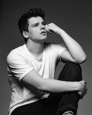 Jacob Dudman Instagram - Just can’t hold in the cool! 🤧
Posing for @mrmattcrockett, showing off my ridiculousness for his upcoming ‘Element’ series (gracing us early 2023) and featuring portraits of big time entertainment folk such as Noel Gallagher, Kathy Burke, League of Gentlemen and many more!!