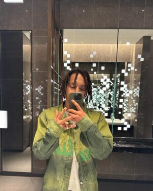 Jacob Gibson Instagram - 🎋🎋🎋 

for a hangout at @jumpfesta with the original voice actors for @onepiece_staff 

Kappei Yamaguchi is a legend!!!!!!!!!! truly a beautiful spirit!!! he has voiced usopp’s character 25 years!!! and he’s been on so many other shows!!! look him up! he’s everywhere!! crazy!! life is crazy!!! honored to stand by him and share the stage with these amazing people!!! we did the slingshot pose!!!!!! LEGEND!!! 

👔: @alexanderjulian 
asst: @parkerharwood