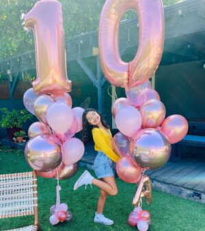 Jacob Vargas Instagram - OMG! I can’t believe you’re in the double digits. Happy 10th Birthday to my  little Ava!! Love you so much. Thank you @thevalparty_ for the awesome balloons!