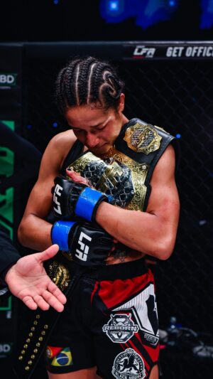 Jacqueline Cavalcanti Instagram - O trabalho sempre será feito 🔥

.
.
.
#sempre #fight #ufc #work #women #letsgo #workhard #portugal #brasil #