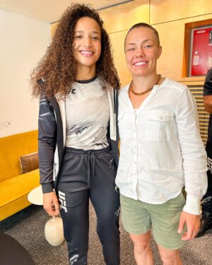 Jacqueline Cavalcanti Instagram - Com a grande @rosenamajunas ❤️
UFC FIGHT NIGHT Paris 🇫🇷
.
.
.
#ufc #rosenamajunas #atleta #incrivel #amazing #paris #france #eua