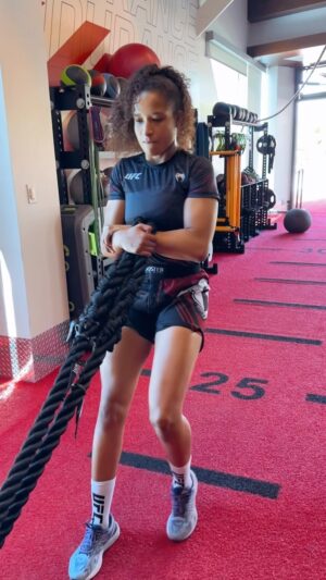Jacqueline Cavalcanti Instagram - The war will continue⚔️

.
.
.
#history #ufc #fighter #girl #power #lift #lifestyle #cavalcanti #mma #kickboxing #muaythai #video #portugal #lasvegas
