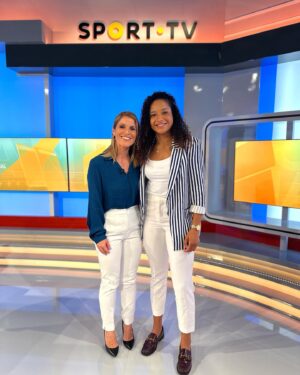 Jacqueline Cavalcanti Instagram - Hoje estive em direito na @sporttvportugal a falar sobre a minha estreia no @ufc.  Podem voltar a ver na SPORTTV   no  programa Grande Jornal às 12:35. 🎥

————————————————-
#sporttv #portugal #ufc #mma #grandejornal #
