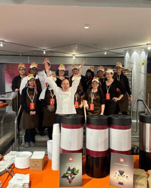 Jacques Torres Instagram - One of the best days of the year is here! The 97th Macy’s Thanksgiving Day Parade was truly magical, thank you @macys for having us serve breakfast, hot chocolate and @illy_us coffee this morning. #macysdayparade #LIVEHAPPilly