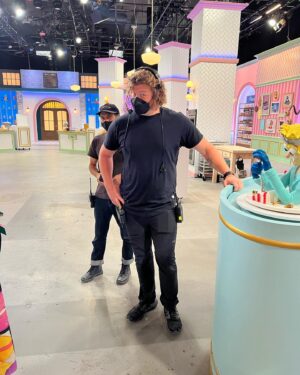Jacques Torres Instagram - On this episode watch our bakers attempt to master the art of fondant! 🍰 It is so much fun to see our bakers improve their skills and learn new techniques. Watch episode 3 to find out which bakers conquered the challenges or if there were some fondant fails! Stream @nailedit on @netflix now 🤩